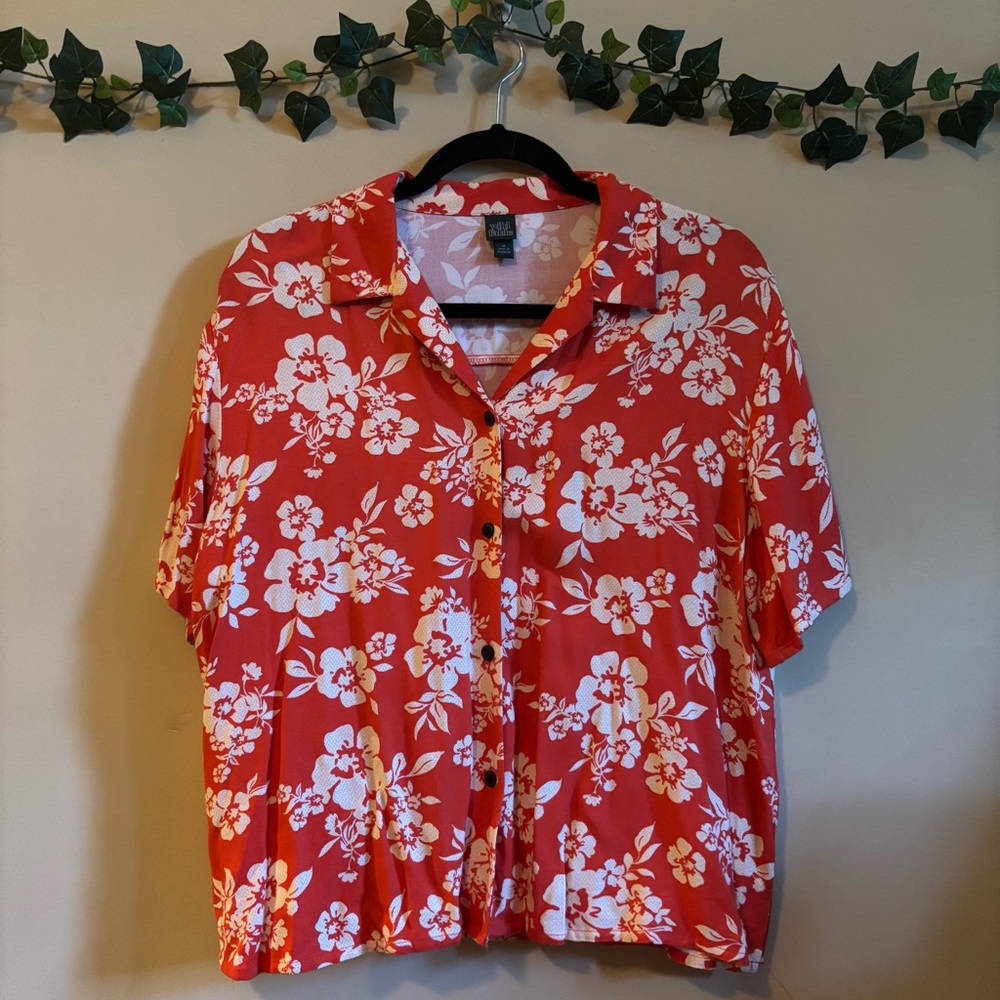Wild Fable Women's Red Floral Hawaiian Relaxed Button Down Shirt